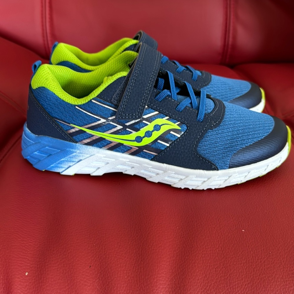 Boys Saucony Running Shoes